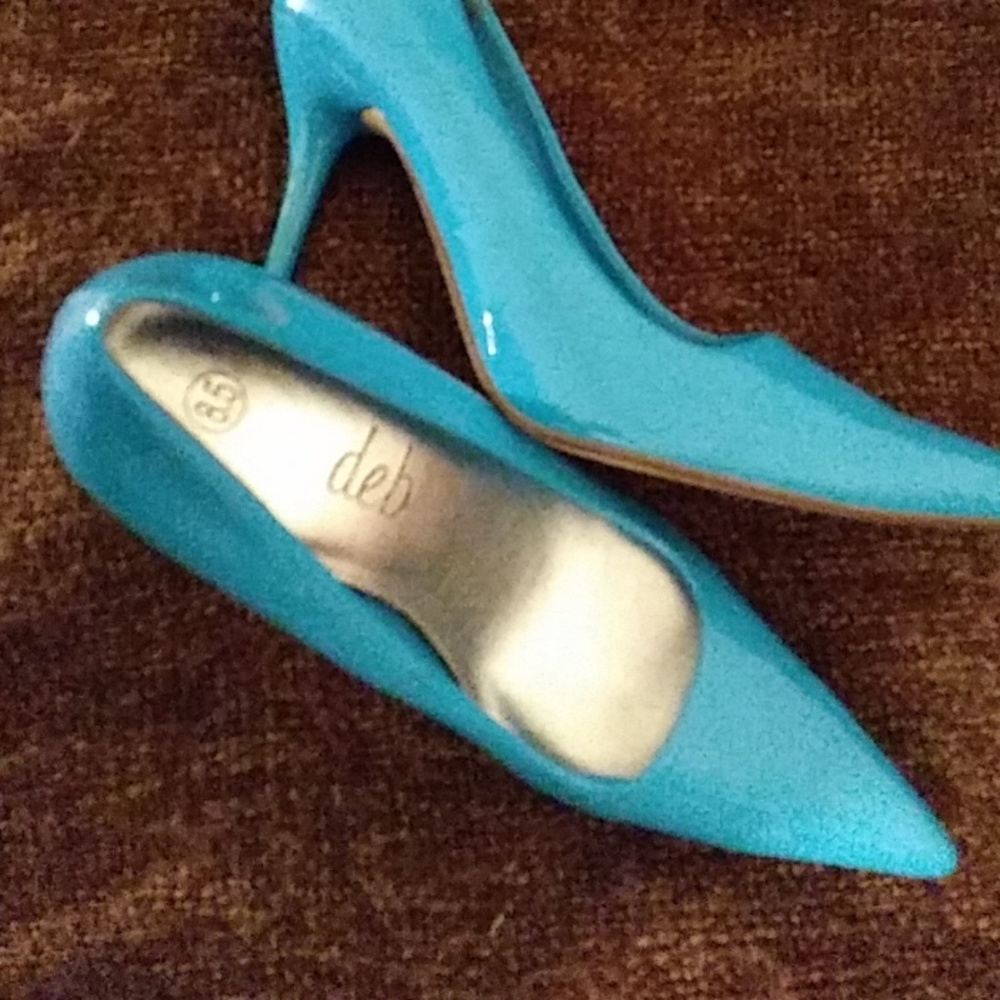 Heels - Picture 2 of 2